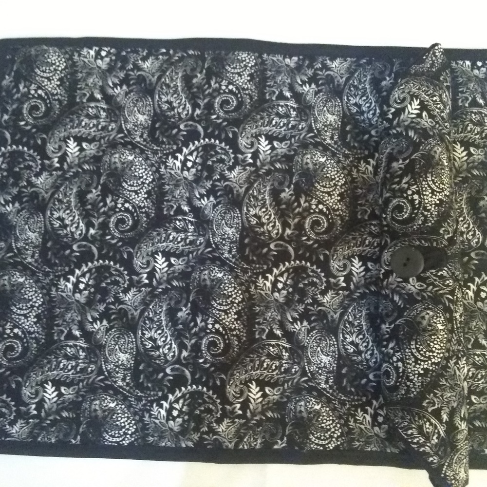 Black and White Cloth Placemats and Dinner Napkins